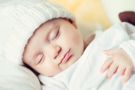 Giật mình khi ngủ ở trẻ sơ sinh