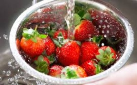 Cách rửa hoa quả đúng để loại bỏ hóa chất