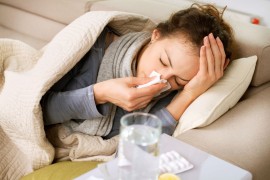 Phân biệt bệnh cảm cúm và bệnh cúm gia cầm vào mùa đông