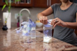 Cách bảo quản sữa mẹ dành cho những người mẹ bận rộn