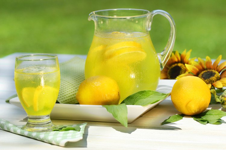 5 lý do để uống nước chanh mật ong vào sáng sớm