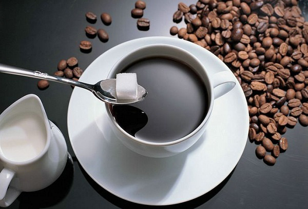Uống cà phê hay trà quá nhiều có thể gây ảnh hưởng gì?