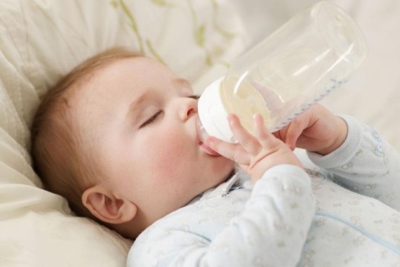 Trẻ bị sặc sữa có nguy hiểm không