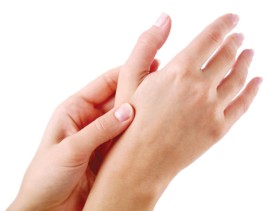 7 lý do khiến tay thường bị sưng to 