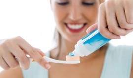 3 thói quen gây hại cho răng miệng