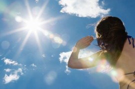 Bí quyết giúp cơ thể thích ứng dưới nắng gay gắt nóng bức mùa hè 